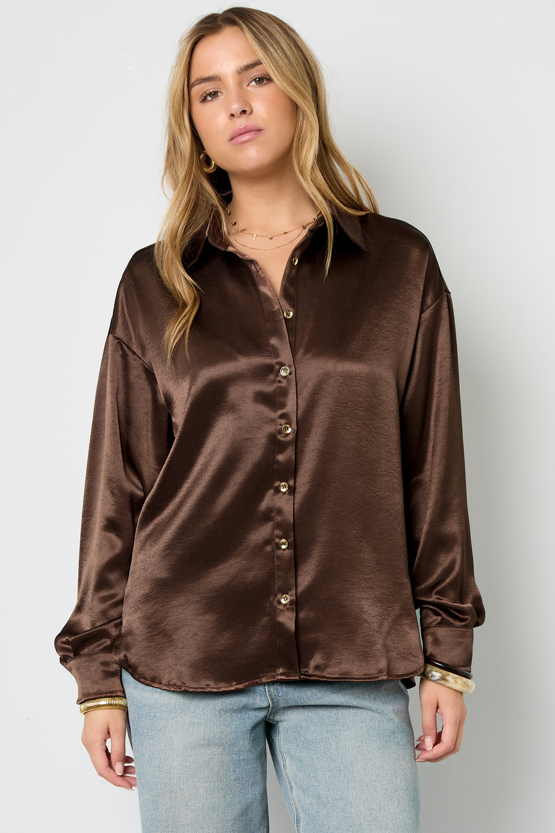 Blouse silk look bruin